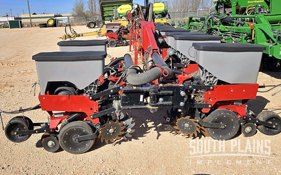 2022 Case IH 1235 Equipment Image0