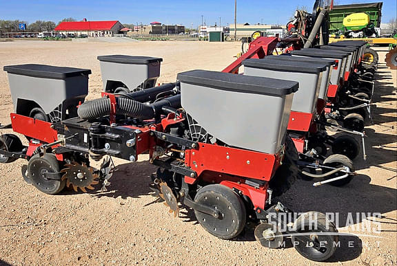 Image of Case IH 1235 Image 1