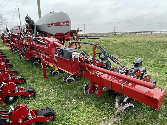 Image of Case IH 2130 equipment image 2