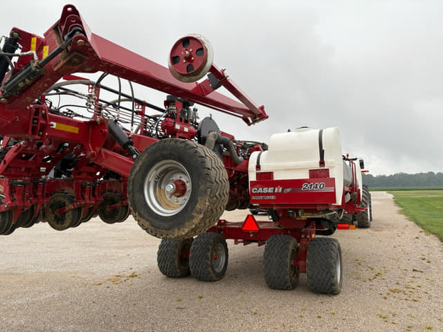 Image of Case IH 2140 equipment image 2