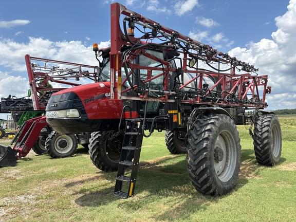 Image of Case IH 3240 Patriot equipment image 2