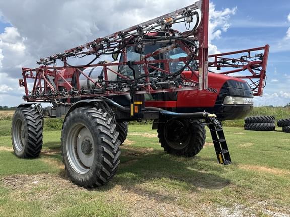 Image of Case IH 3240 Patriot equipment image 1