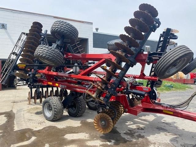 Image of Case IH 335VT equipment image 4