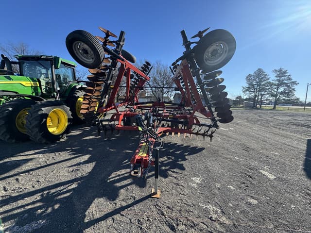 Image of Case IH 345 equipment image 3