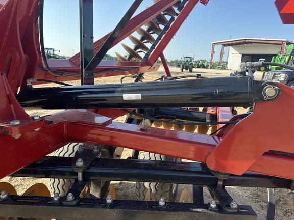 Image of Case IH 375 equipment image 3