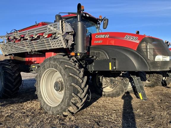 Image of Case IH 5550 Trident equipment image 3