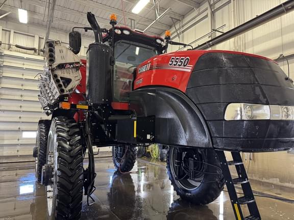 Image of Case IH 5550 Trident equipment image 2
