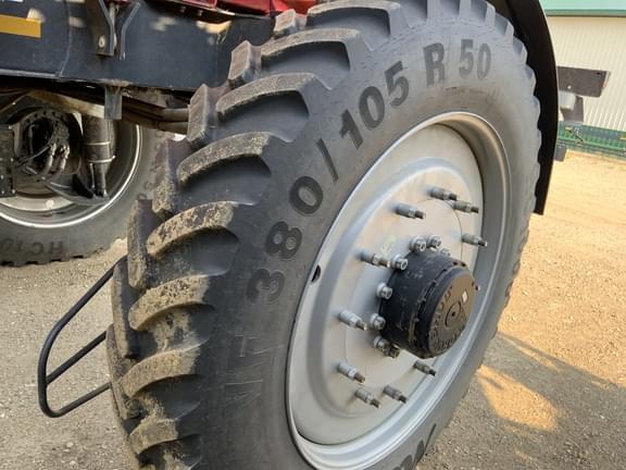Image of Case IH 5550 Trident equipment image 2