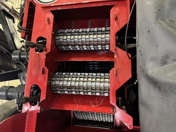 Image of Case IH 5550 Trident equipment image 3
