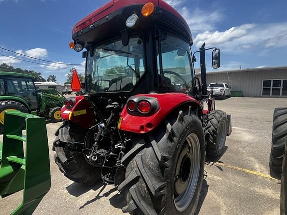 Image of Case IH Farmall 65A equipment image 4