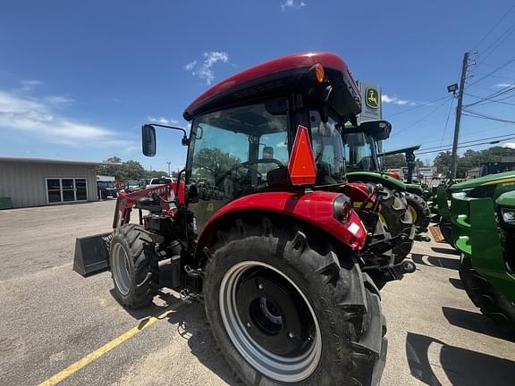 Image of Case IH Farmall 65A equipment image 3