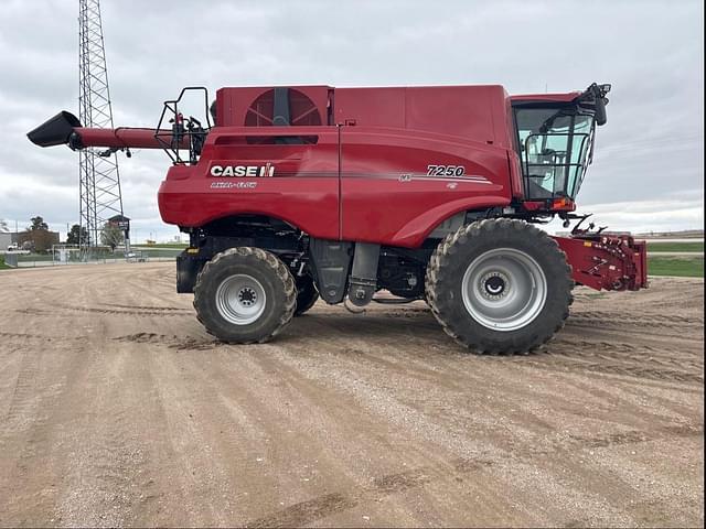 Image of Case IH 7250 equipment image 2