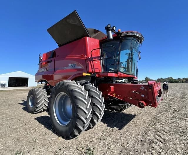 Image of Case IH 7250 equipment image 2