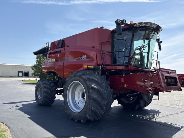 Image of Case IH 7250 equipment image 3