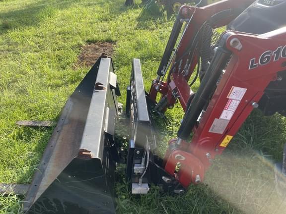 Image of Case IH Farmall 75A equipment image 4