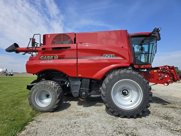 2022 Case IH 8250 Equipment Image0