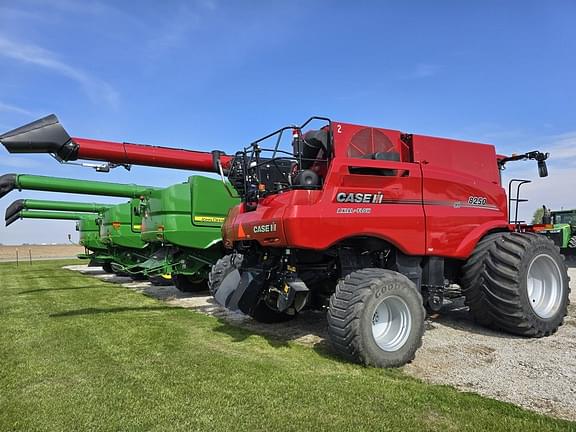 Image of Case IH 8250 equipment image 2