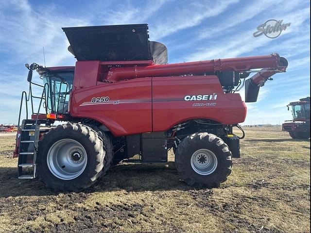 Image of Case IH 8250 equipment image 2