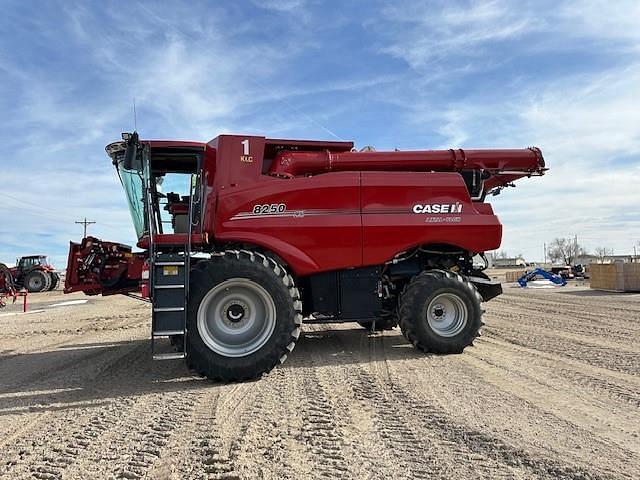 Image of Case IH 8250 equipment image 3