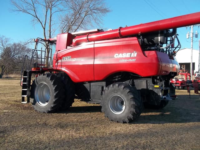 Image of Case IH 8250 equipment image 2