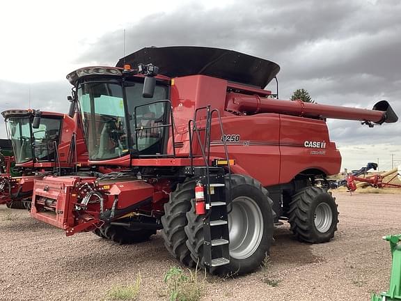 Image of Case IH 8250 equipment image 1