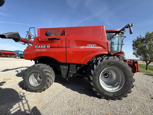 Image of Case IH 8250 equipment image 1