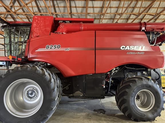Image of Case IH 8250 equipment image 1