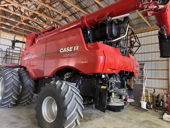 Image of Case IH 8250 equipment image 2