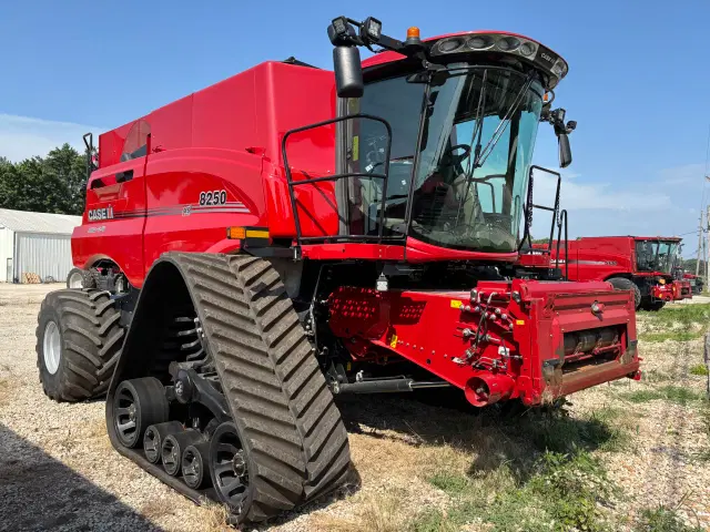 Image of Case IH 8250 equipment image 1