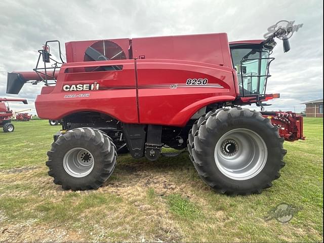 Image of Case IH 8250 equipment image 1