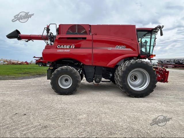 Image of Case IH 8250 equipment image 1