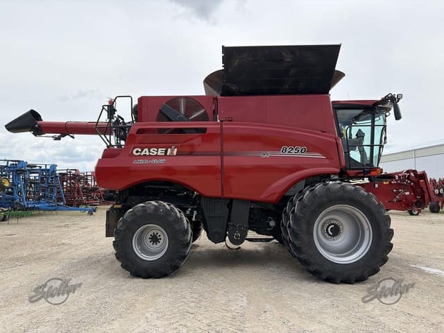 Image of Case IH 8250 equipment image 1