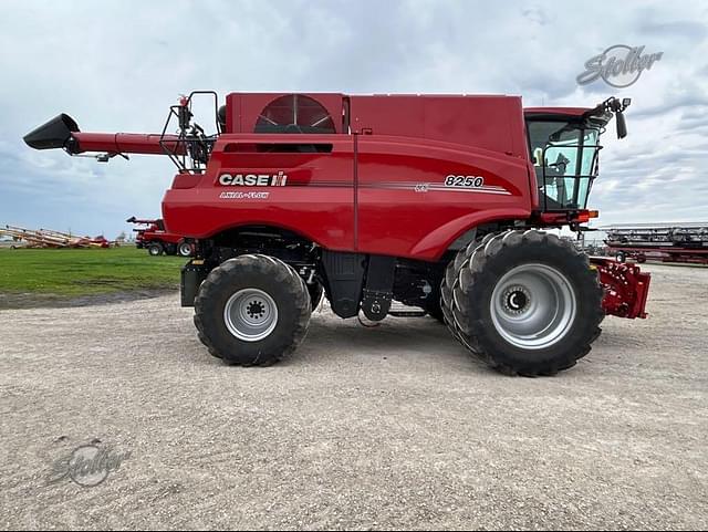 Image of Case IH 8250 equipment image 1