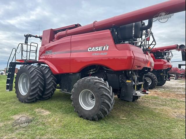 Image of Case IH 8250 equipment image 4