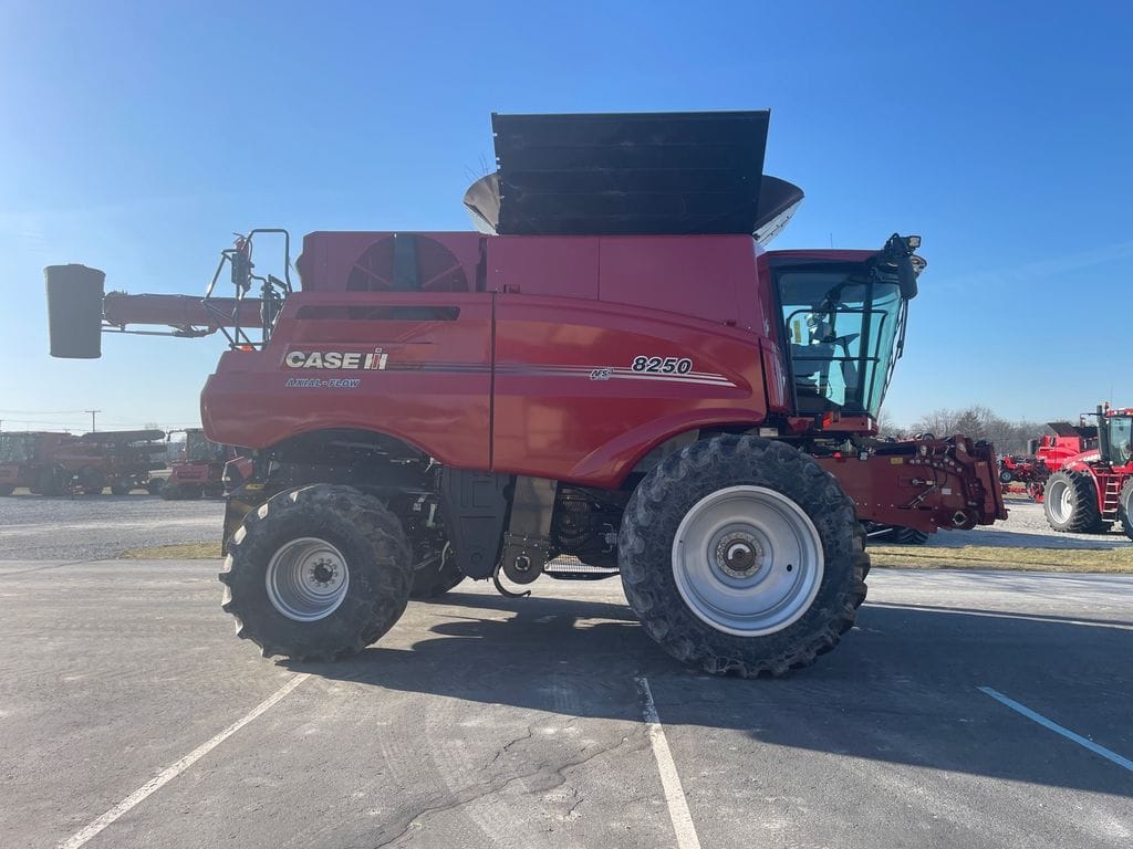Main image Case IH 8250
