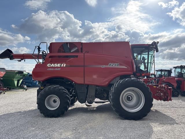 Image of Case IH 8250 equipment image 1