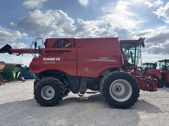 Image of Case IH 8250 equipment image 1