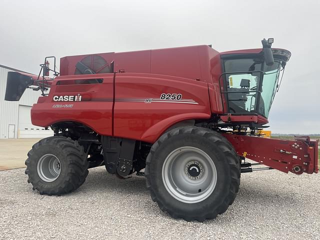 Image of Case IH 8250 equipment image 1