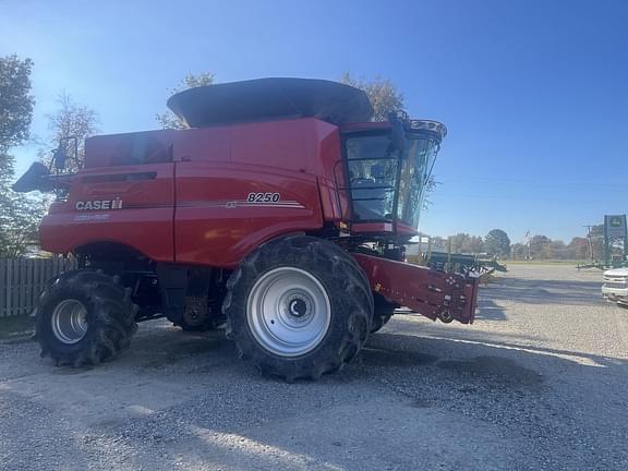 Image of Case IH 8250 equipment image 3