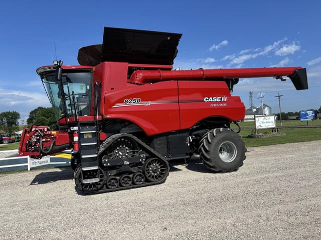 Image of Case IH 8250 equipment image 1