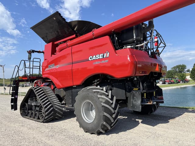 Image of Case IH 8250 equipment image 2