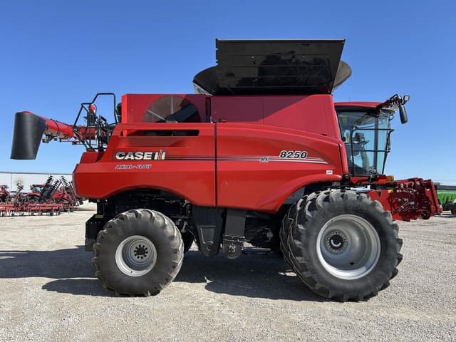 Image of Case IH 8250 equipment image 1
