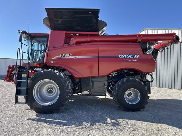 Image of Case IH 8250 equipment image 4