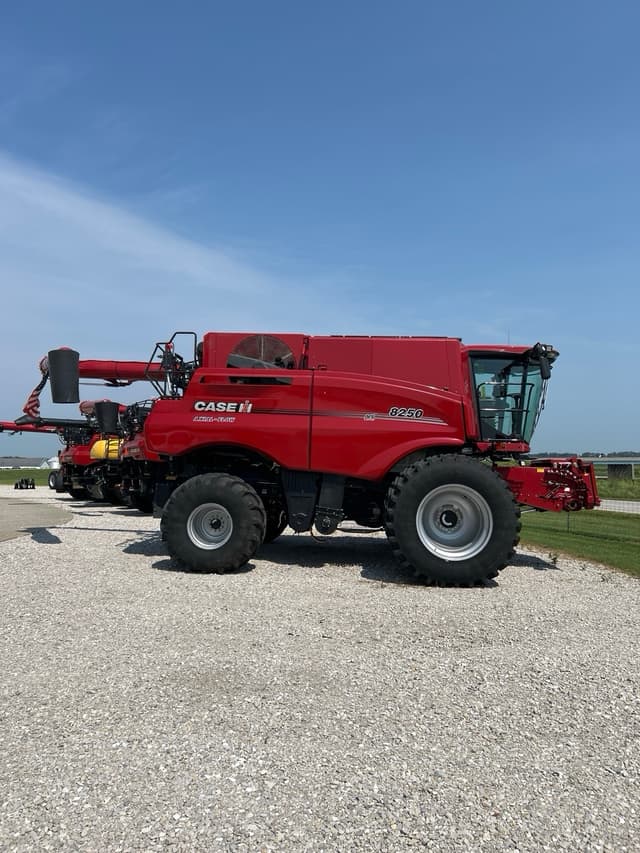 Image of Case IH 8250 equipment image 1