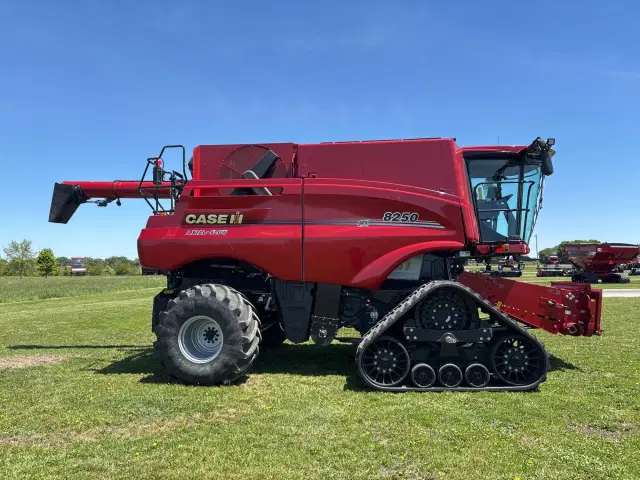 Image of Case IH 8250 equipment image 1