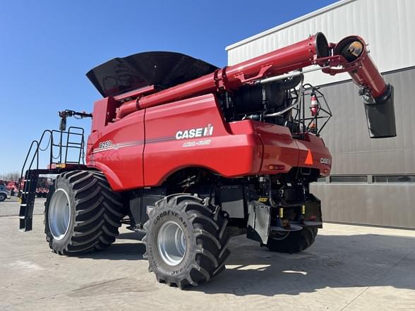 Image of Case IH 8250 equipment image 3