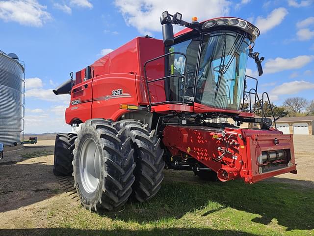 Image of Case IH 8250 equipment image 1