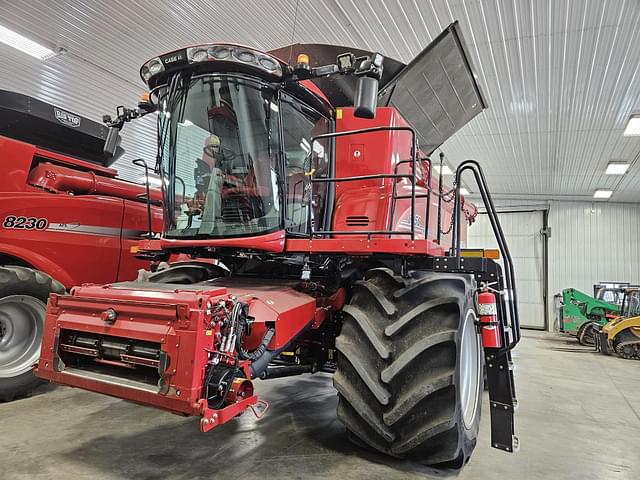 Image of Case IH 8250 equipment image 2