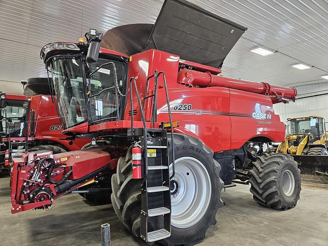 Image of Case IH 8250 equipment image 1