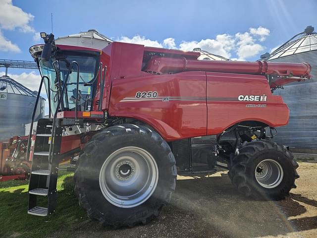 Image of Case IH 8250 equipment image 4